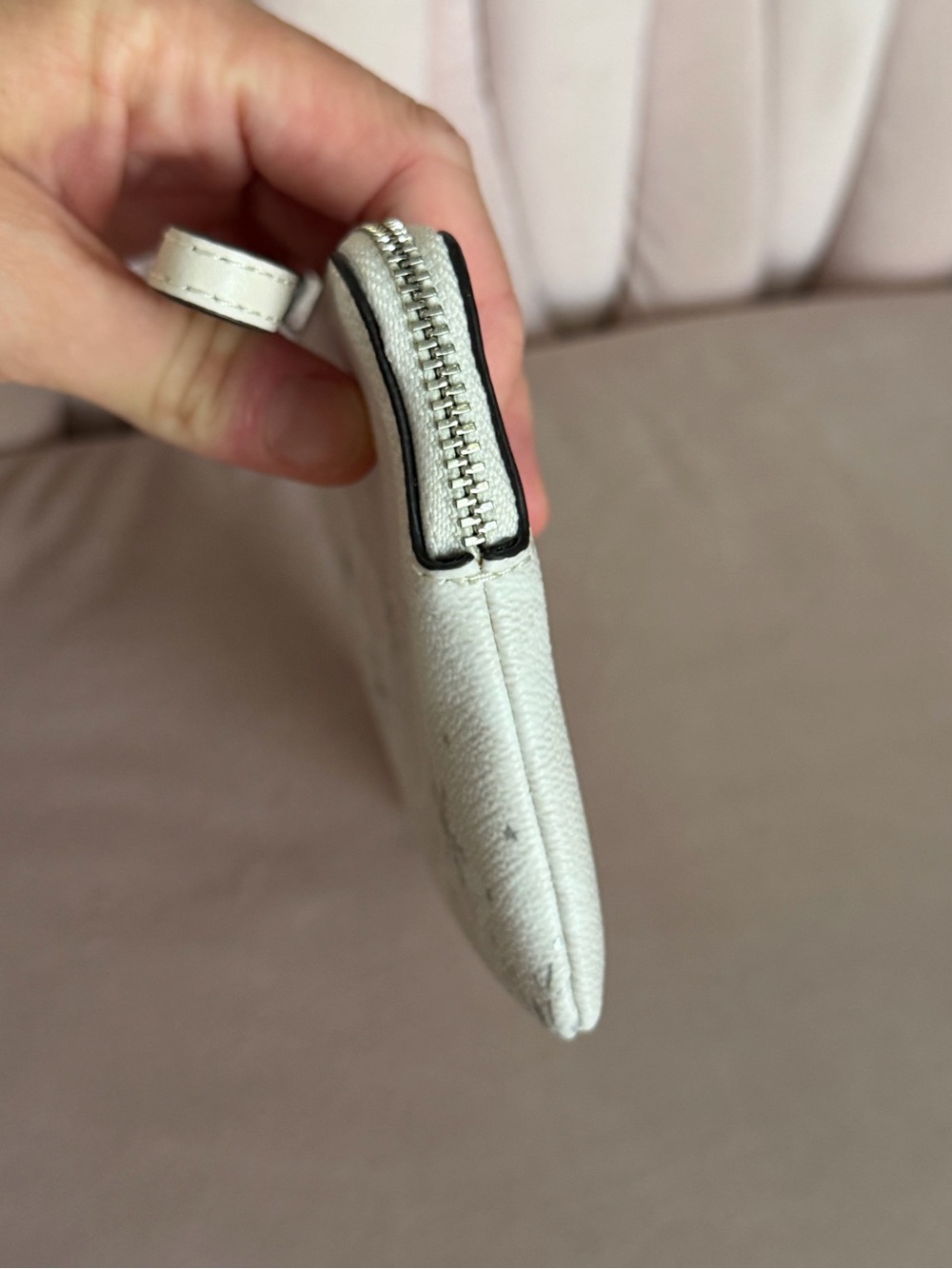 COACH C1862 Corner Zip Wristlet in Snowflake Signature❄️ - Picture 5 of 16
